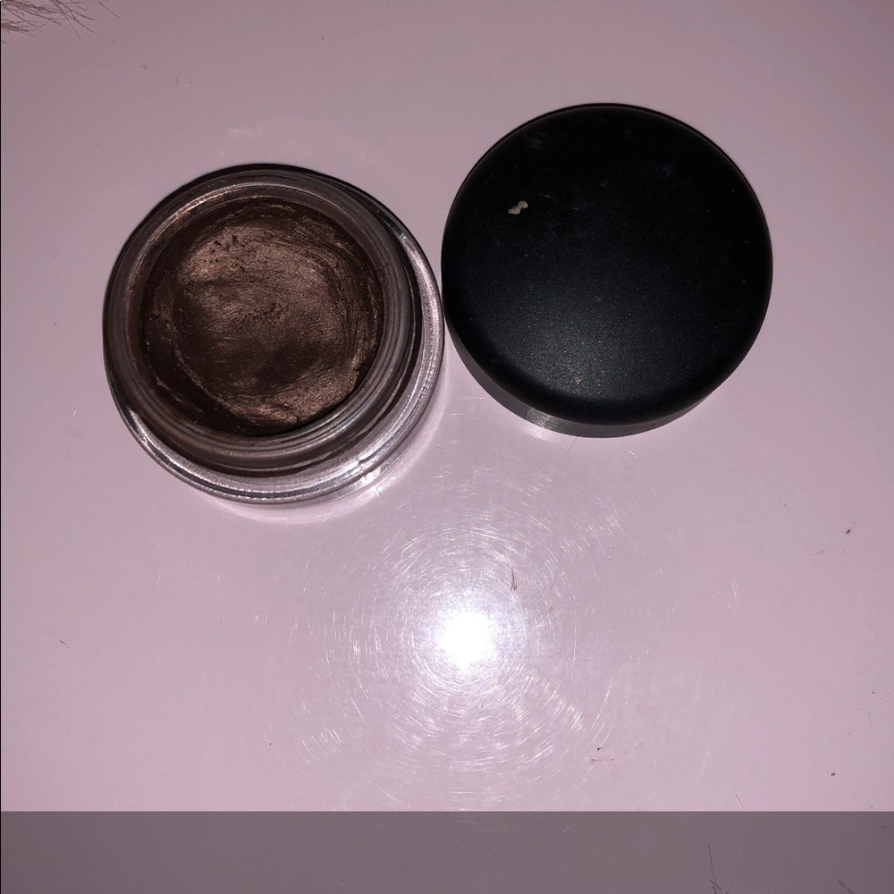 MAC Paint Pot- Constructivist